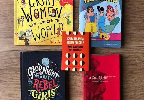 6 libros en el Día de la Mujer  ‍